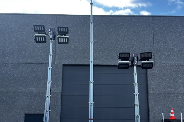 lichtmast24644E456-C2AC-6A1B-FC66-BCBC38DC5E50.jpg