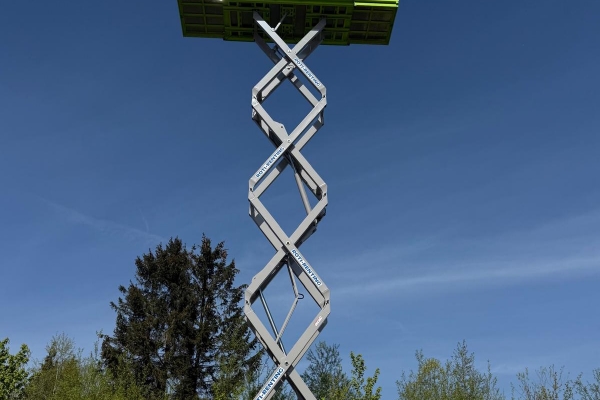 schaarlift18m-3BE8FC231-C760-BCD6-80B4-1C25EFD9D294.jpg